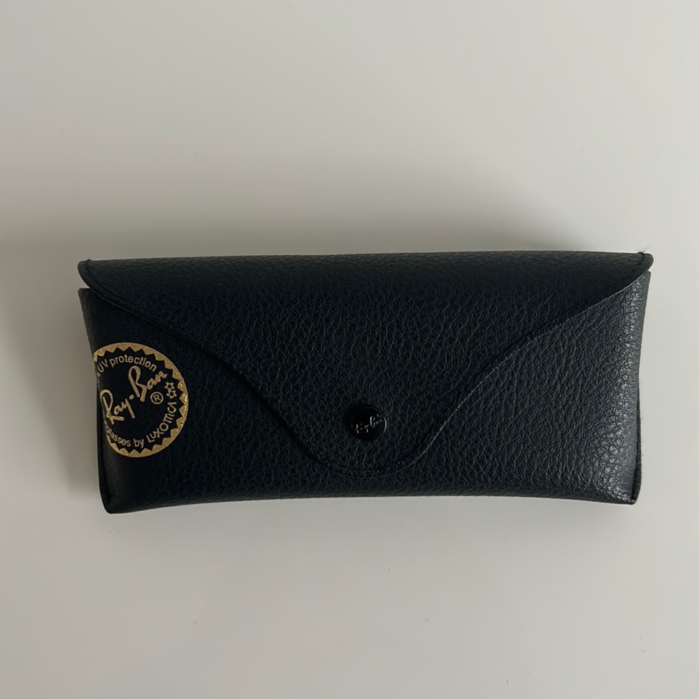 BLACK RAY BAN GLASSES CASE